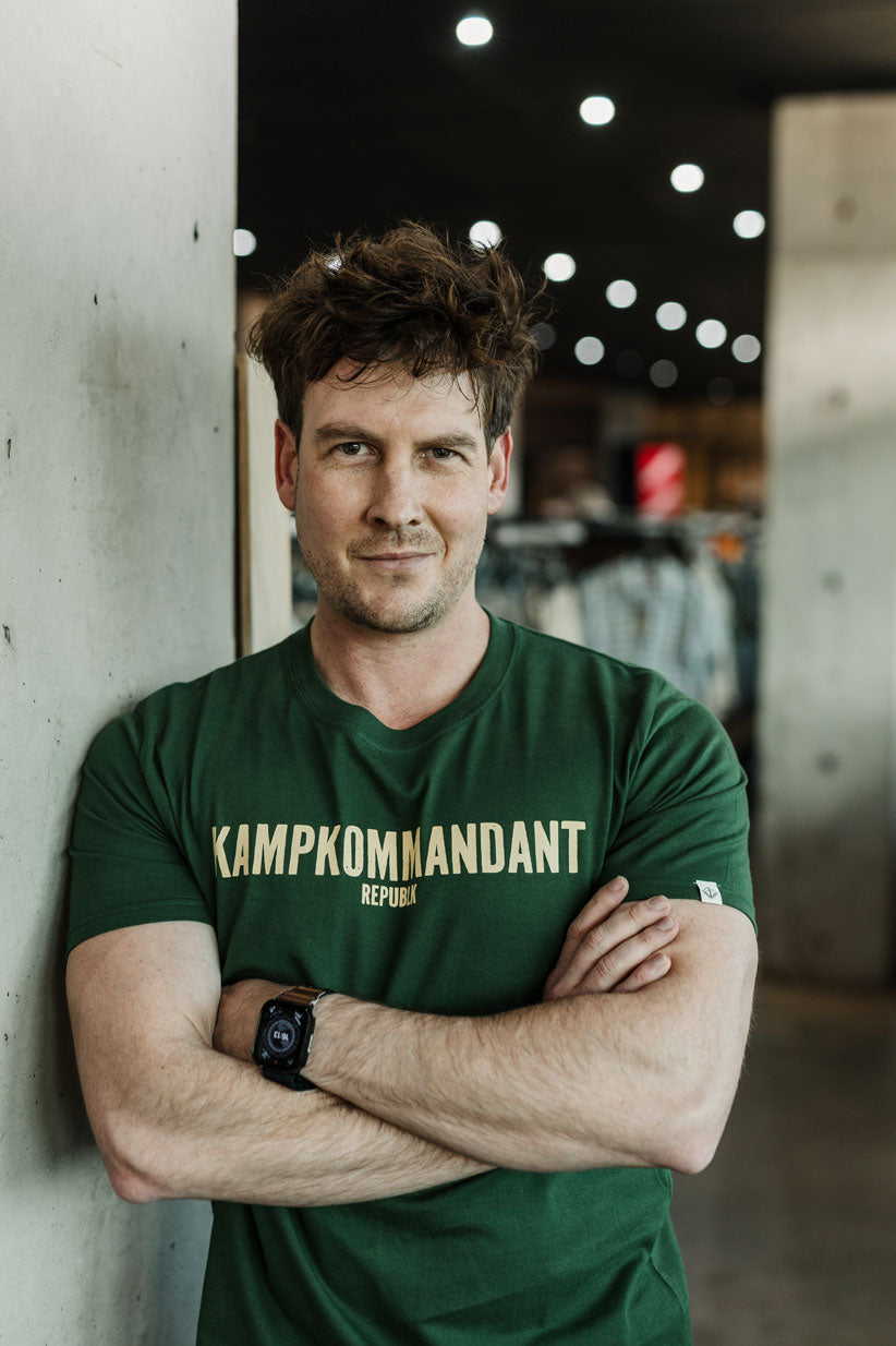 Kampkommandant T-hemp